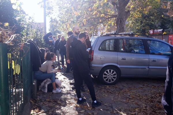 IZVRŠITELJI SU HTELI DA IZBACE NA ULICU IGORA KOJI IMA DAUNOV SINDROM! Porodica želi da uđe u pravni postupak VIDEO