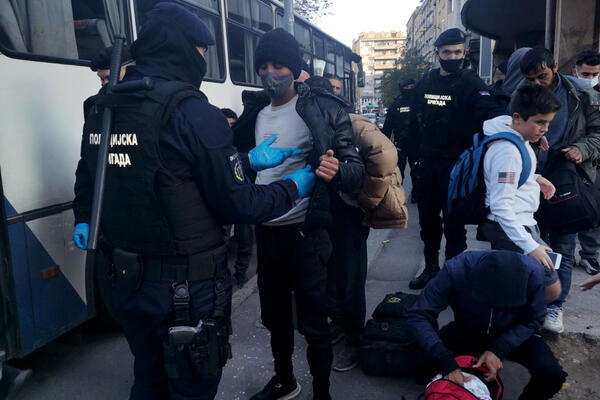 PRIPADNICI MUP-a NA TERITORIJI BEOGRADA PRONAŠLI 79 MIGRANATA: Biće izmešteni u prihvatne centre