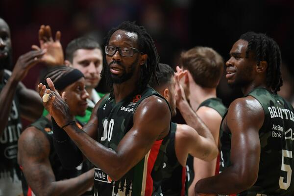 UNIKS SKINUO KRUNU KRALJU: Real Madrid pao u Kazanju!