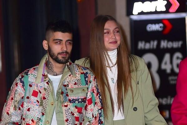 POPULARNI PEVAČ DAVIO I FIZIČKI NASRNUO NA TAŠTU! Bizaran razlog ga izbacio iz takta, manekenka ga odmah ostavila!