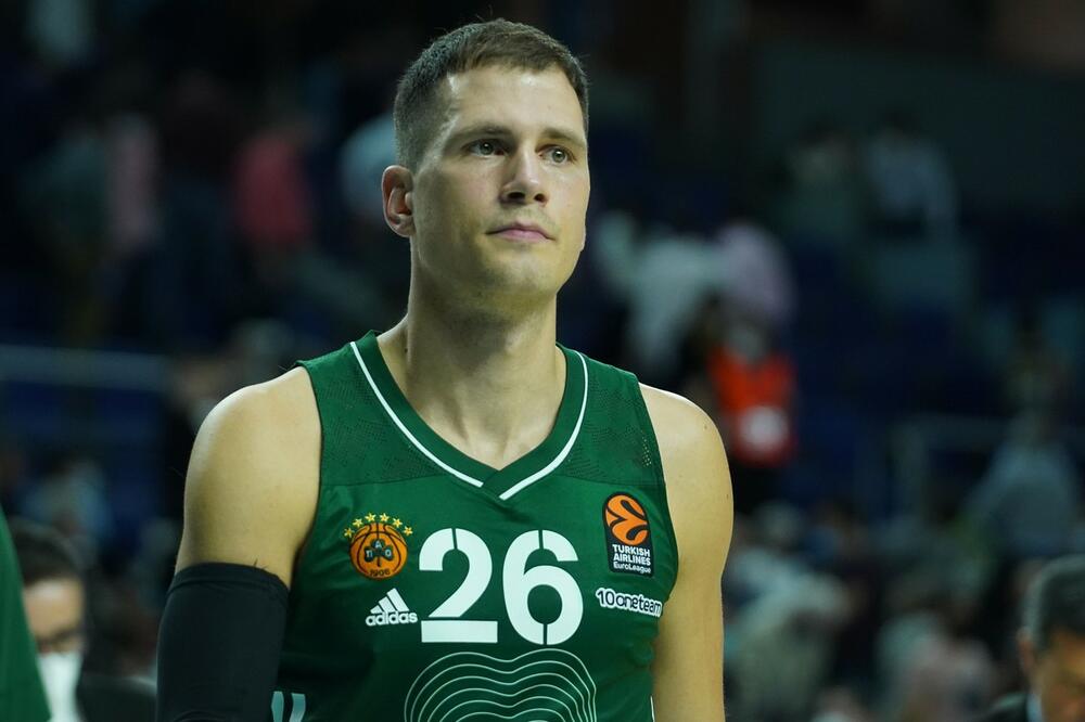 NEDOVIĆ NIJE MOGAO SAM: Olimpijakos slavio u OAKA areni!