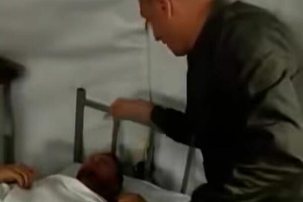 NEVIĐENI SKANDAL U ZADRU: Glumili doktore u šatoru kovid bolnice, policija ih uhapsila, JOŠ UVEK SU PIJANI! (VIDEO)