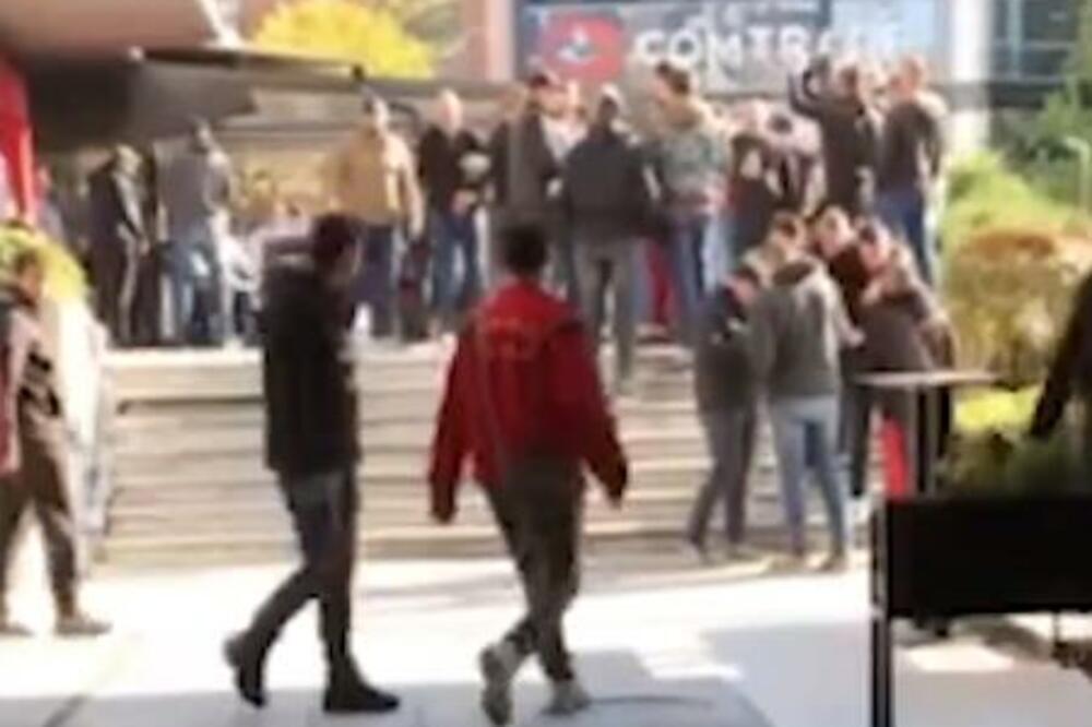 ZVEZDA U KRAGUJEVCU, PODIŽE SE TEMPERATURA: "Delije" imaju svoj šou u CENTRU grada! (VIDEO)