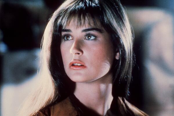 BILA JE SAN HOLIVUDA, A SADA SE IZOBLIČILA PLASTIČNIM OPERACIJAMA! Njena ŠOKANTNA RAZLIKA se deli, niko ne veruje!