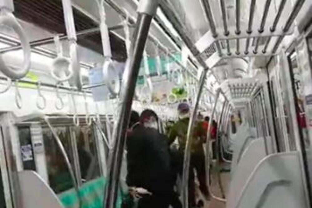 DETALJI UŽASA U TOKIJSKOM VOZU: "Džoker" otkrio zašto je hteo da POBIJE ljude u vozu! (VIDEO)