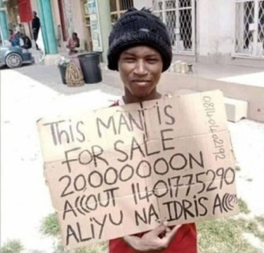 Dečak, Nigerija, Aukcija