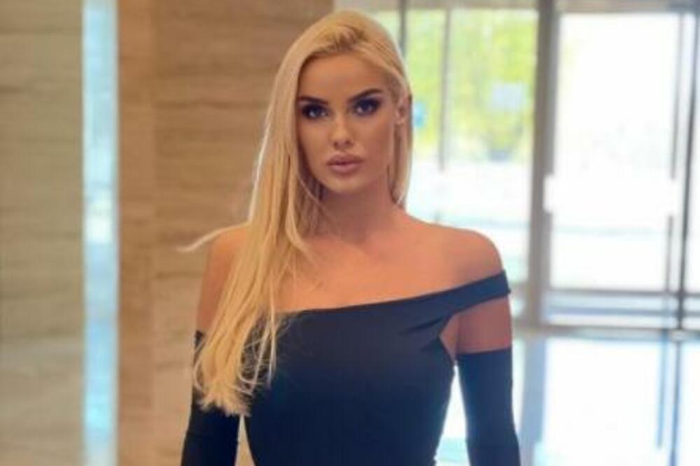 SRPSKA POLITIČARKA VELIKOG SRCA IZMAMILA BESKUĆNIKU OSMEH NA LICE: Njen potez komentariše cela Srbija! (FOTO)