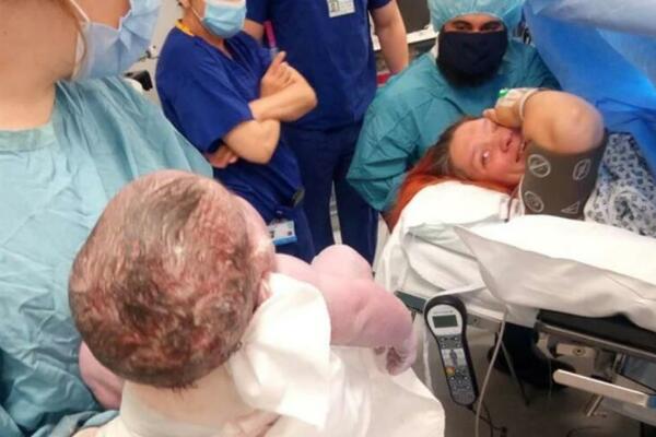 SVI SU PRANSULI U SMEH KADA SU VIDELI ŠTA JE IZAŠLO IZ MENE: Odmah su krenuli da slikaju, MUŽ je izustio SAMO JEDNO