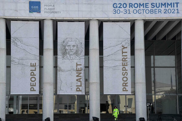 KINESKI PREDSEDNIK SI Pozivam na konkretne akcije za rešavanje pitanja klimatskih promena i energetike