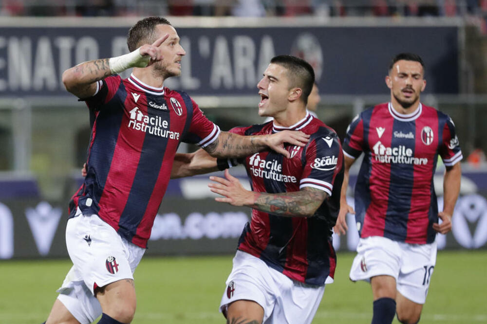 ARNAUTOVIĆ SA BELE TAČKE DONEO RADOST MIHAJLOVIĆEVOJ EKIPI: Milan je poveo, ali na kraju izgubio od Sasuola!