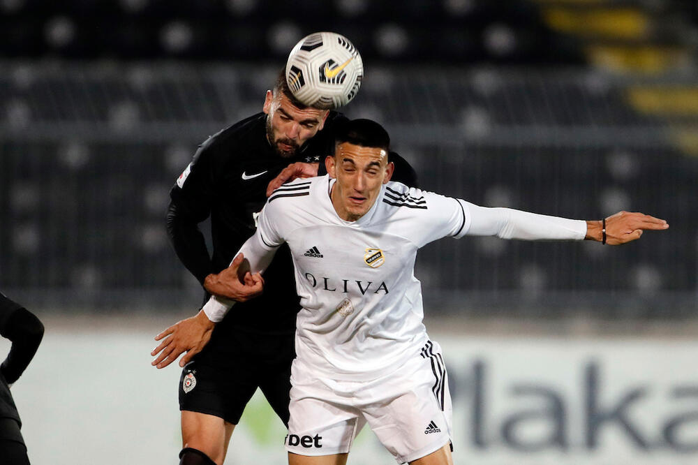 VUJAČIĆ PRESREĆAN ZBOG GOLA: Mi smo pružili dobru partiju, poznato ko menja STANOJEVIĆA na klupi!