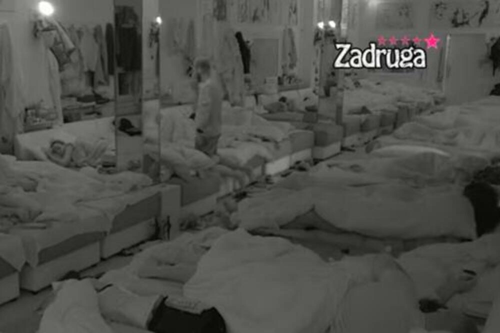 I DEJAN PREVARIO DALILU?! Uvukao se njoj u krevet i već krenuo u AKCIJU? Mnogi slute da KRIJU NOVU LJUBAV! (VIDEO)