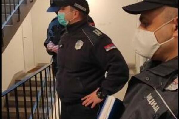 ODLOŽENO ISELJENJE MAJKE POGINULOG BORCA! Za sada ostaje u svom DOMU! (VIDEO)