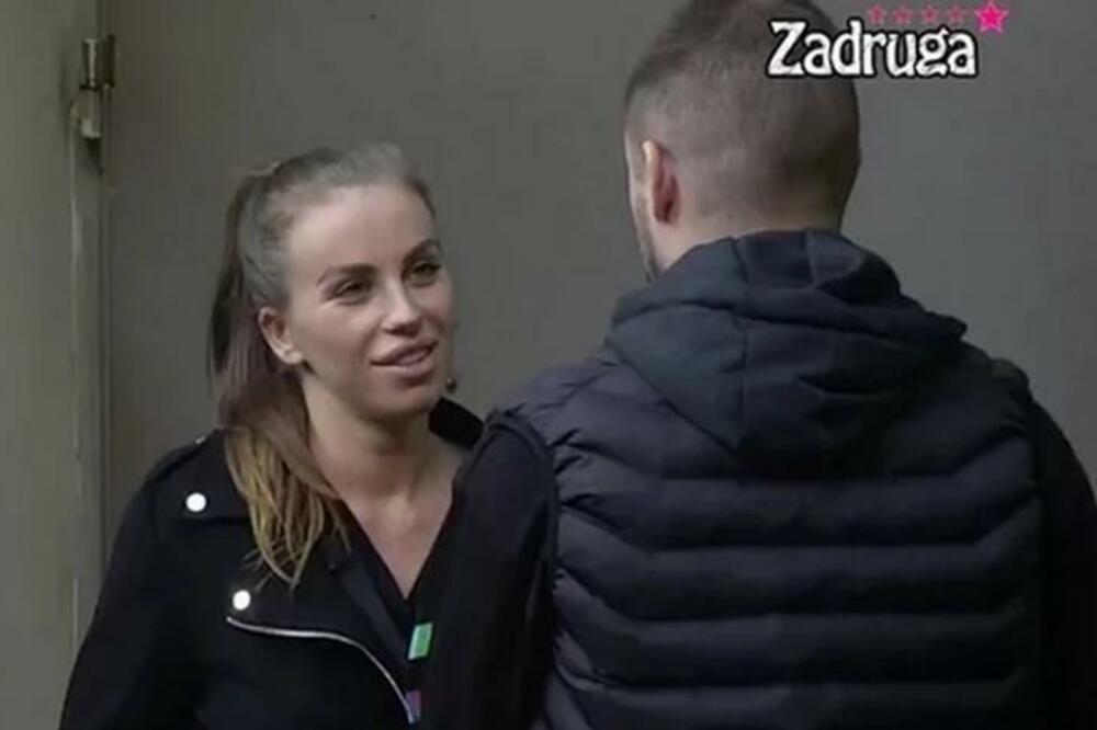 JOŠ JEDNA PREVARA U NAJAVI? Oženjeni pevač priznao da je ZALJUBLJEN U CIMERKU!