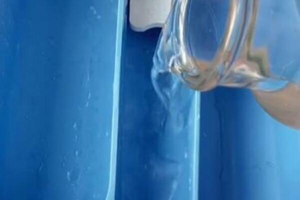 "DODALA SAM NEKOLIKO KAPI OVOG ULJA U VEŠ MAŠINU": Čim IZVADITE veš stalno ćete to STAVLJATI