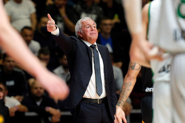 MUR PROZVAO FMP, ALI I ZVEZDU: Obradović poziva navijače