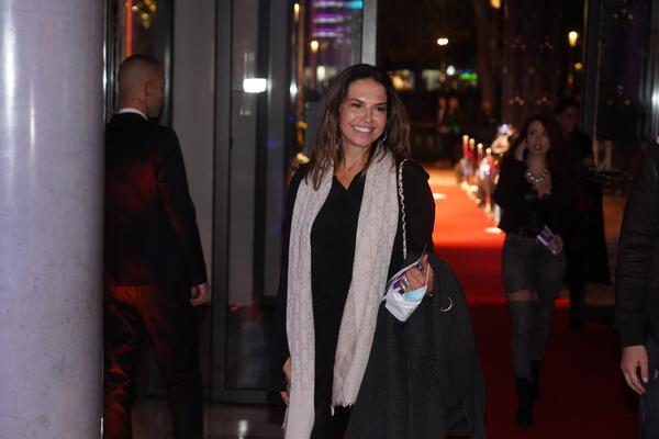 MUŽ NATAŠE NINKOVIĆ NIJE VIŠE MISTERIJA: Glumica napravila IZUZETAK i pokazala KAKO ON IZGLEDA