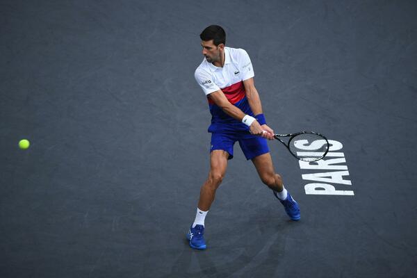 REĐAJU SE SENZACIJE U PARIZU: Novaku se čisti put do same završnice (FOTO)