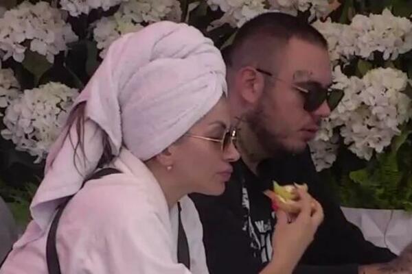 OGLASILA SE KRALJICA SKANDALA I URNISALA DALILU: Niko nije znao za OVAJ JEZIV DETALJ iz njene prošlosti!