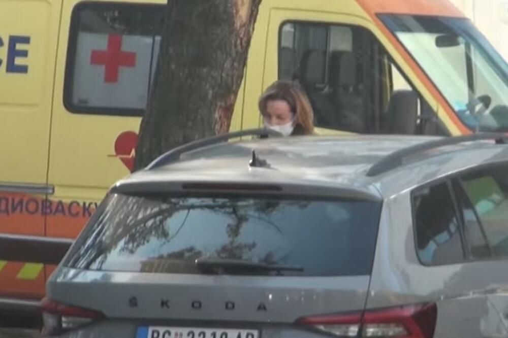 ANA BEKUTA ODVELA MRKONJIĆA U BOLNICU: Pevačica svim srcem uz njega, TAJNA KAMERA sve snimila! (VIDEO)
