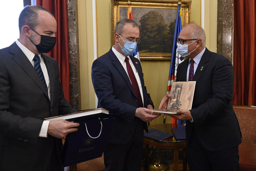 VESIĆ I GODFRI O NOVIM PROJEKTIMA U BEOGRADU! Prvi na redu je spomenik Vudru Vilsonu (FOTO)