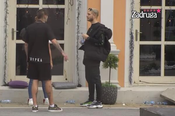 DEJAN ZGROZIO ZADRUGARE: Da čujete BIZARAN DATUM koji slavi, SRAMOTNO!