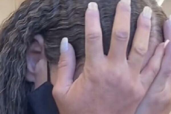 UHVATILA JE MUŽA U AKCIJI SA MUŠKARCEM! Prizor ovekovečila i podelila sa celim svetom (FOTO)