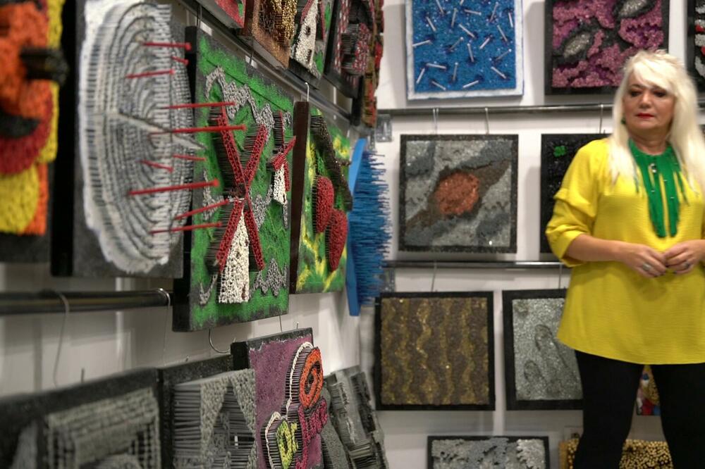 KORISTI NA DESETINE HILJADA EKSERA, A NIJE MAJSTOR! Novosađanka od eksera stvara umetnost (VIDEO)