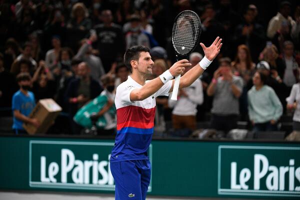 ĐOKOVIĆ POSLAO MIR, LJUBAV I SVETLO: Obradovao fanove iz Azije!