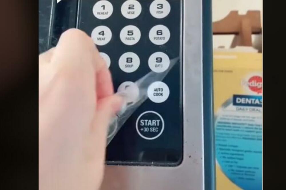 6 GODINA NIJE ZNAO DA JE TO NALEPNICA: Podelio je snimak, ljudi ODLEPILI! (VIDEO)