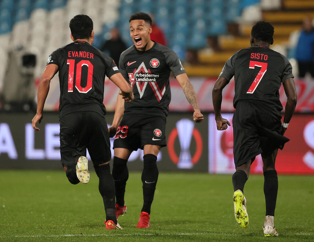 FK Mitjilend, Evander, Sisto