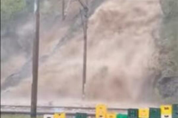 MAJKA SA TROJE DECE NEMA GDE: Voda odnela tri viseća mosta kod Konjica