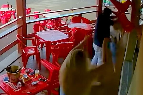 MAKLJAŽA ŽENE I LJUBAVNICE! Muž nije razmišljao, pa je stao na NJENU STRANU, nakon toga izbio je HOROR! (VIDEO)