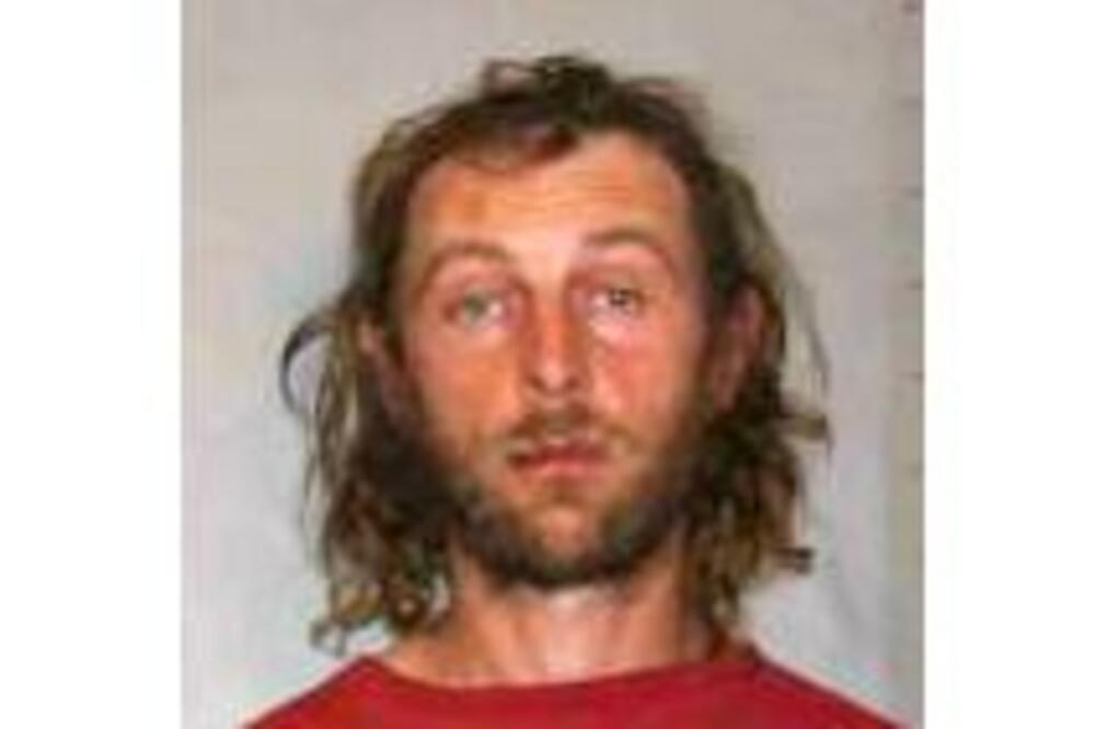 DA LI PREPOZNAJETE OVOG ČOVEKA! MUP poslao HITAN apel, POLNO JE UZNEMIRAVAO po Beogradu! (FOTO)