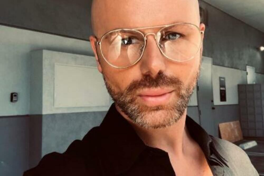 SIN POLITIČARA SA DEČKOM RAZVIJA BIZNIS U AMERICI: Spojili LJUBAV i POSAO, cena za OVO je PAPRENA