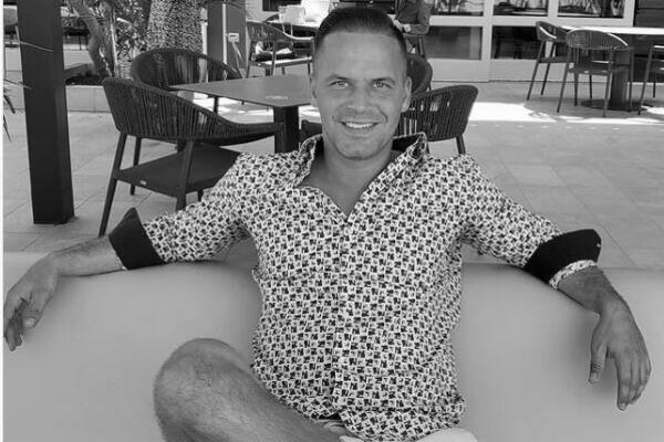 OBESIO SE DUŠAN PAŠEK!