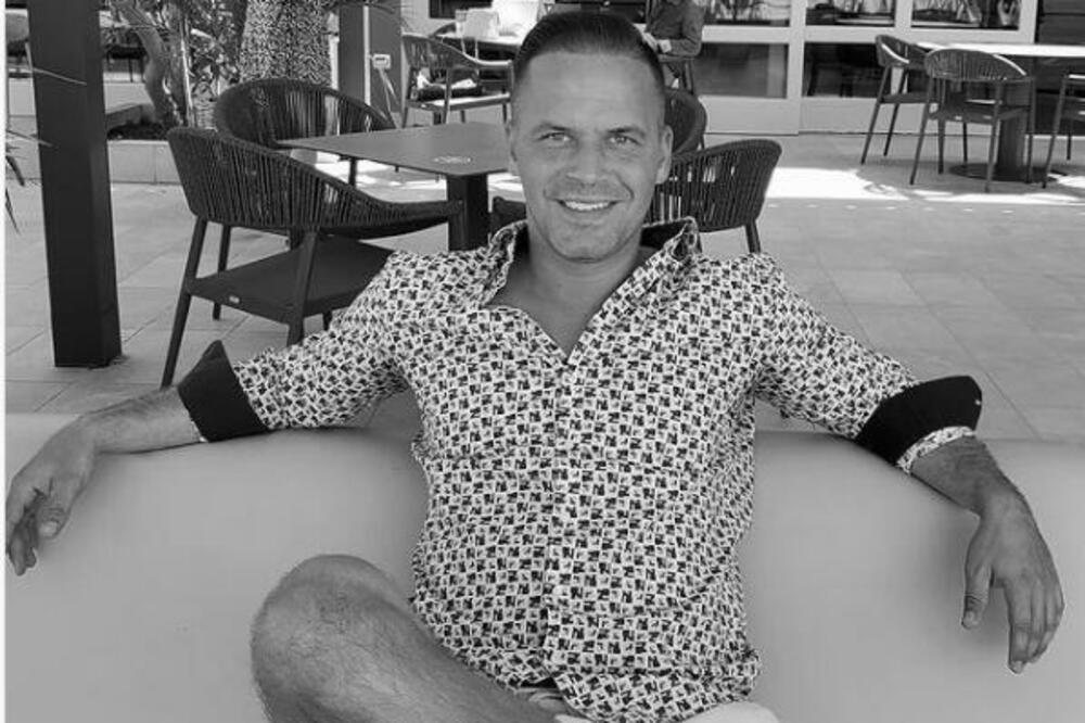 OBESIO SE DUŠAN PAŠEK!