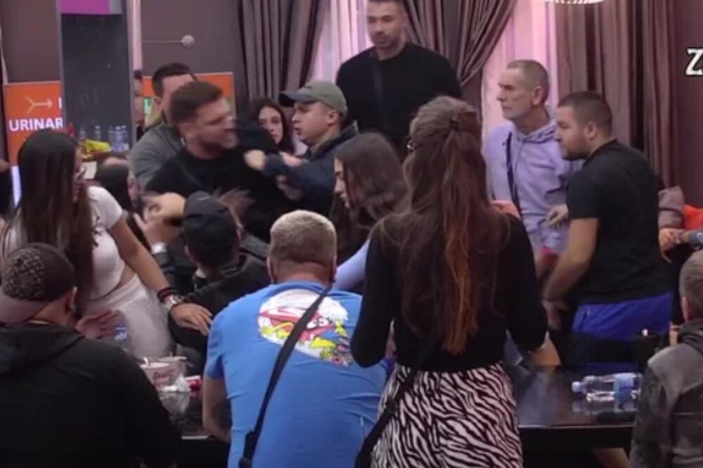 ZADRUGAR ZAMALO PRETUKAO LEPOG MIĆU, OBEZBEĐENJE SPREČILO NEVIĐENI HAOS - JEDVA GA SMIRILI! (VIDEO)