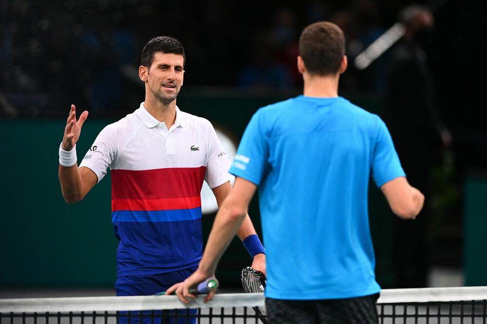 NOVAK DŽENTLMEN POSLE DRAMATIČNOG POLUFINALA BERSIJA: Hubert i ja smo obojica pobedili danas!