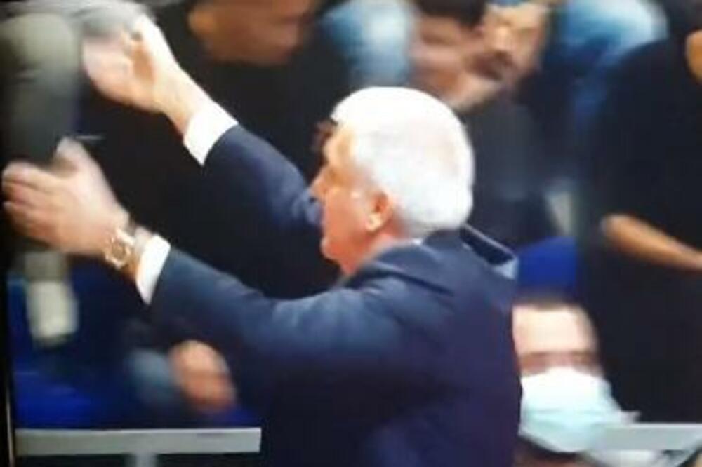 GROBARI VREĐALI ČOVIĆEVU SUPRUGU: Samo Obradović je mogao da ih smiri - poslao im je jasnu poruku! (VIDEO)