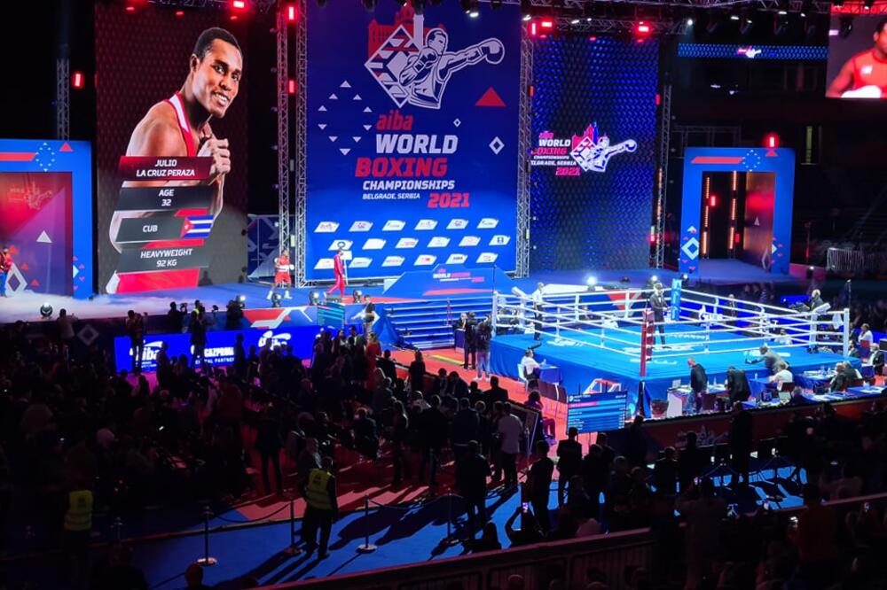 SVETSKO PRVENSTVO U BOKSU ZAVRŠENO SPEKTAKLOM: Beograđani u Areni gledali vrhunske borbe za medalje!