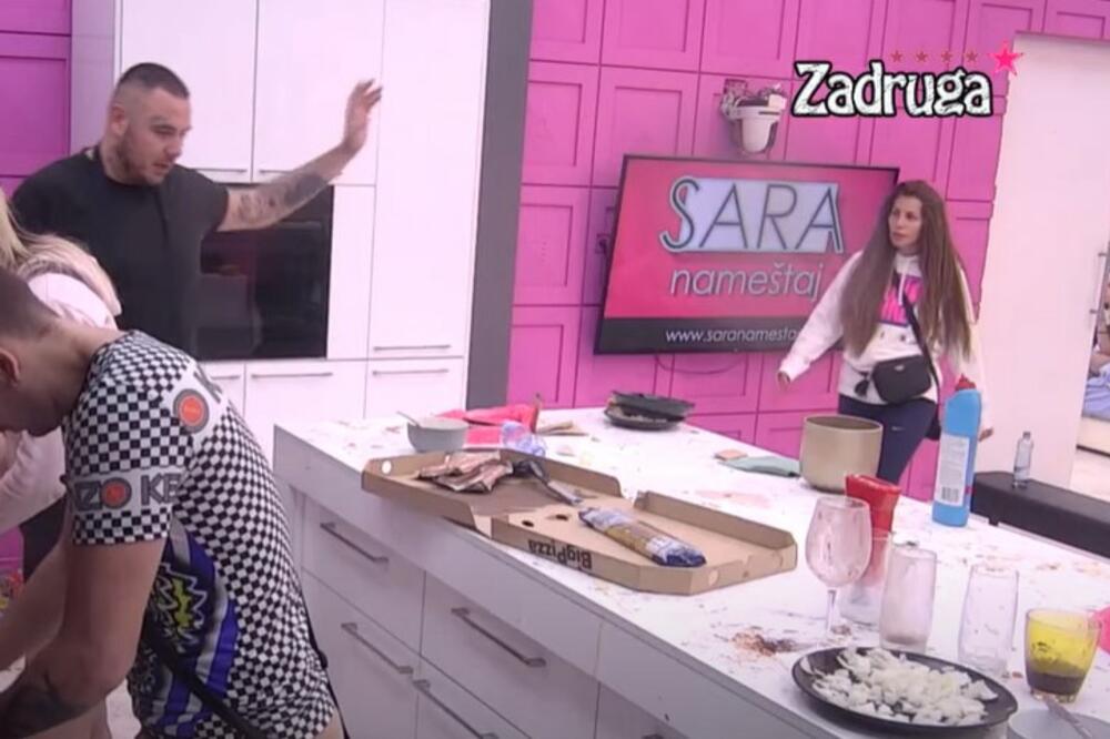 FILIPU MUKA VIŠE OD KUVANJA I ČIŠĆENJA, BRUTALNO ISPORZIVAO DALILU: Pljuštala žestoka vređalica!