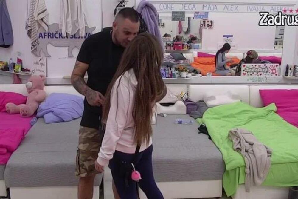 FILIP CAR PUCA OD LJUBOMORE: Nakon što je Dalilu OBASIPAO uvredama, pokazao koliko je POSESIVAN! (VIDEO)