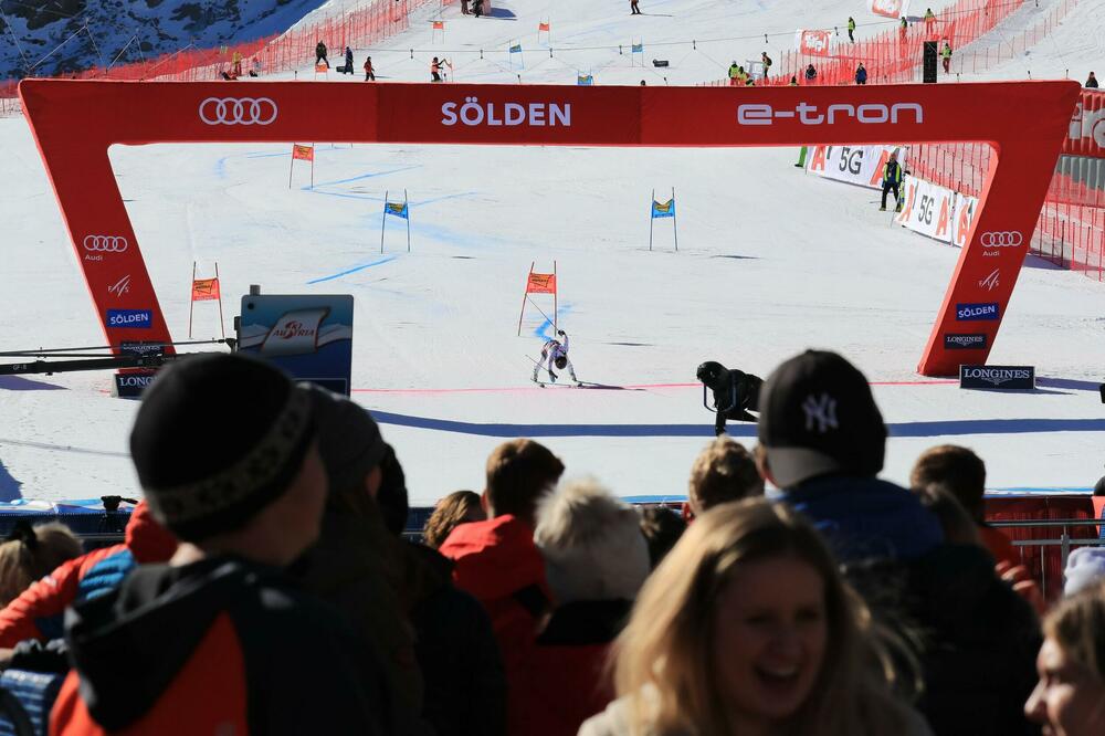 SVETSKI KUP ZA SKIJAŠICE POMEREN ZBOG LOŠEG VREMENA: Navijači u Zeldenu će morati da još malo sačekaju!