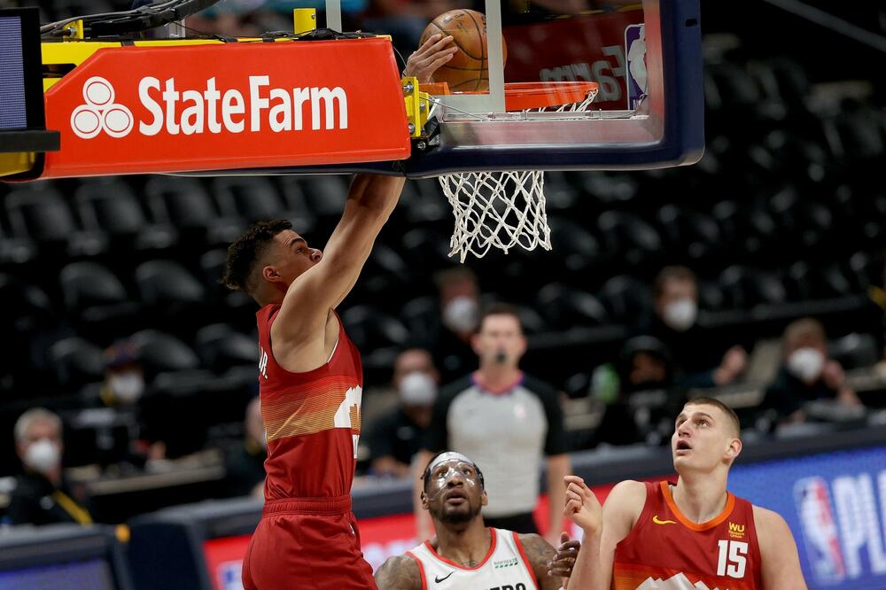 DENVER U PROBLEMU: Saigrač Nikole Jokića mora da pauzira nekoliko utakmica (FOTO)