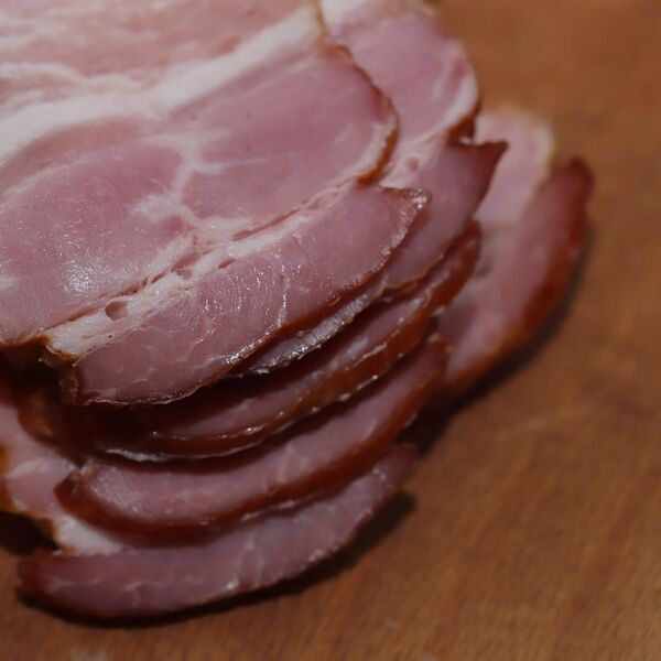 Slaninu svi obožavamo, a evo koliko je zdravo da je jedemo: Odgovor nutricioniste rešiće vam sve dileme