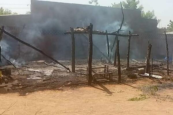 STRAVIČNA TRAGEDIJA U NIGERU: 20 dece poginulo u požaru u školi (FOTO)