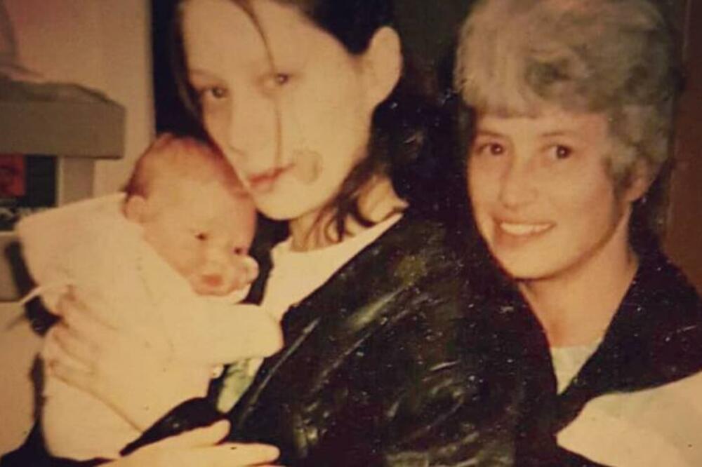 IMA JEDANESTORO DECE, A SADA ĆE POSTATI I BAKA: A bukvalno nećete POVEROVATI koliko IMA GODINA