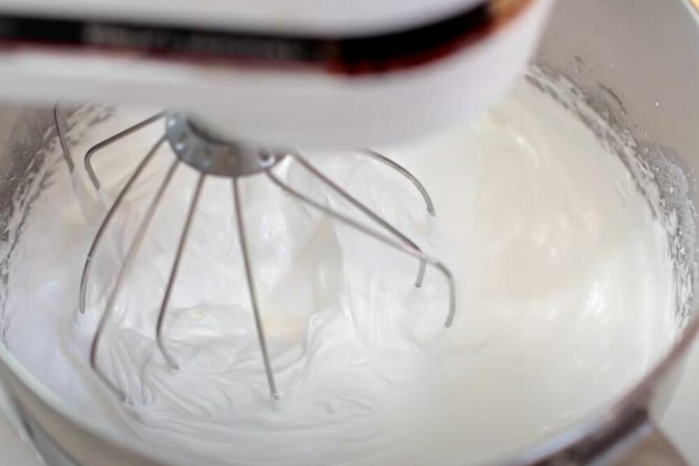 FANTASTIČAN TRIK ZA SAVRŠEN ŠLAG: I poslastičari će vam pozavideti