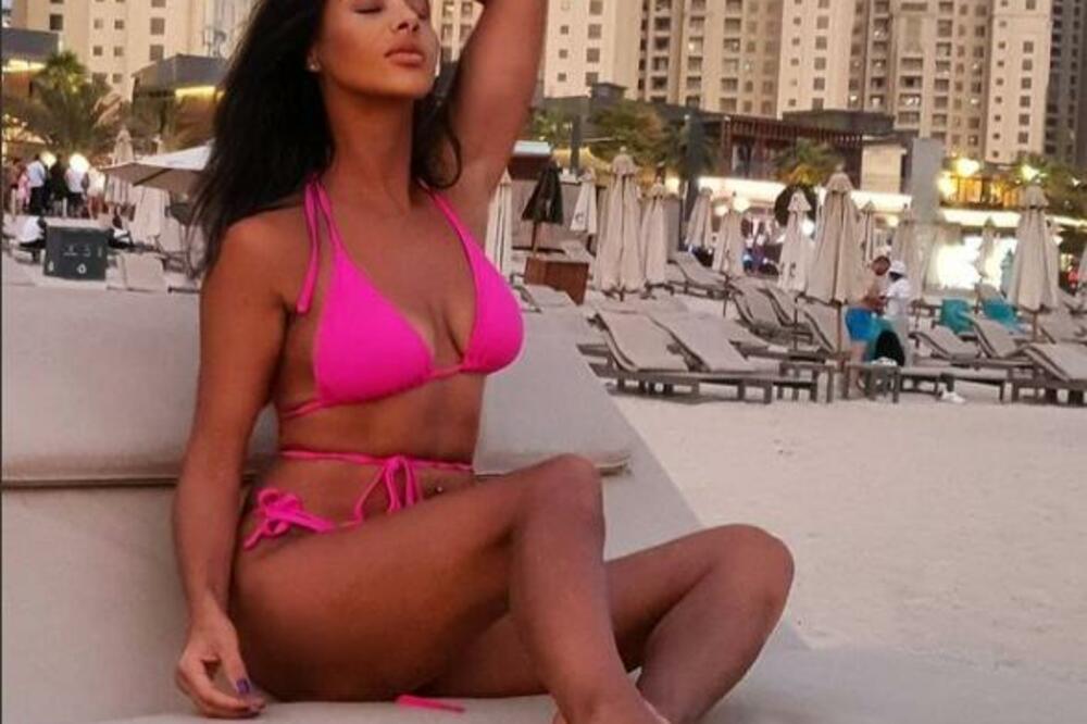 NEKE DIŽU KREDIT DA POVEĆAJU GRUDI, A ONA IH NEĆE: Vatrena CRNKA (50) IZVADILA SILIKONE, SRPKINJA ŠOKIRALA SVE